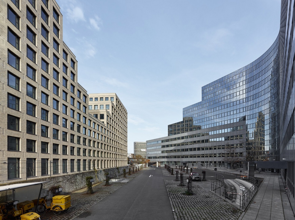 hotel and office building werdauer weg berlin by max dudler