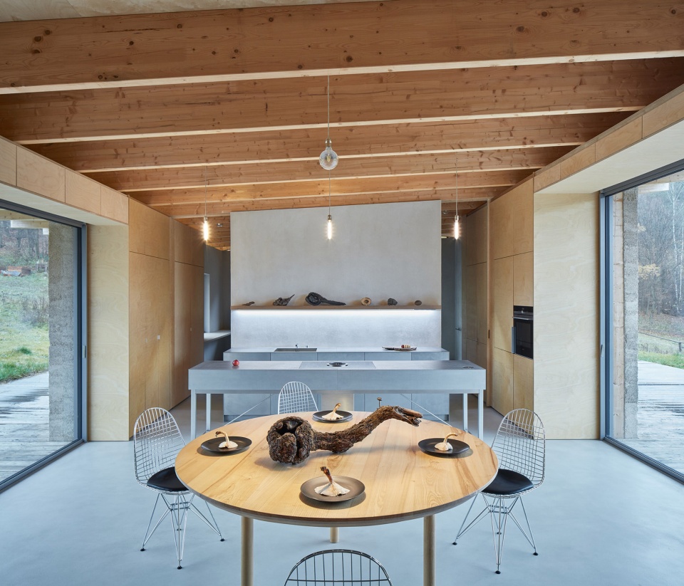 house lo czech republic by atelier lina bellovicova