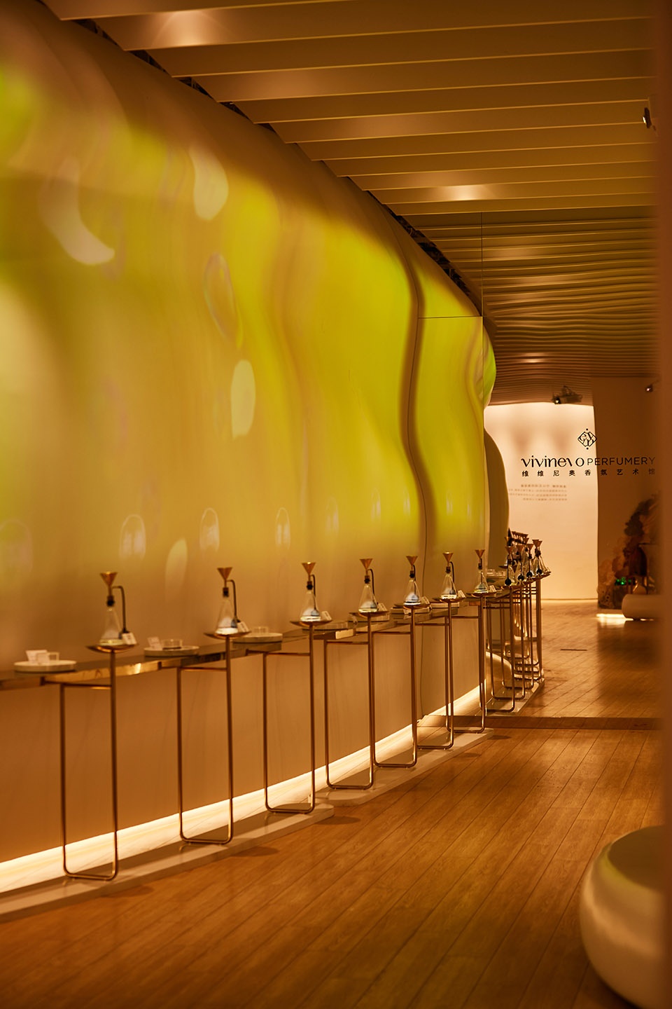 VIVINEVO fragrance art gallery SODA