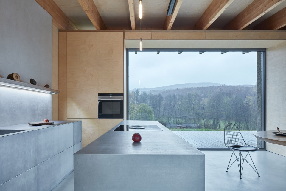 house lo czech republic by atelier lina bellovicova