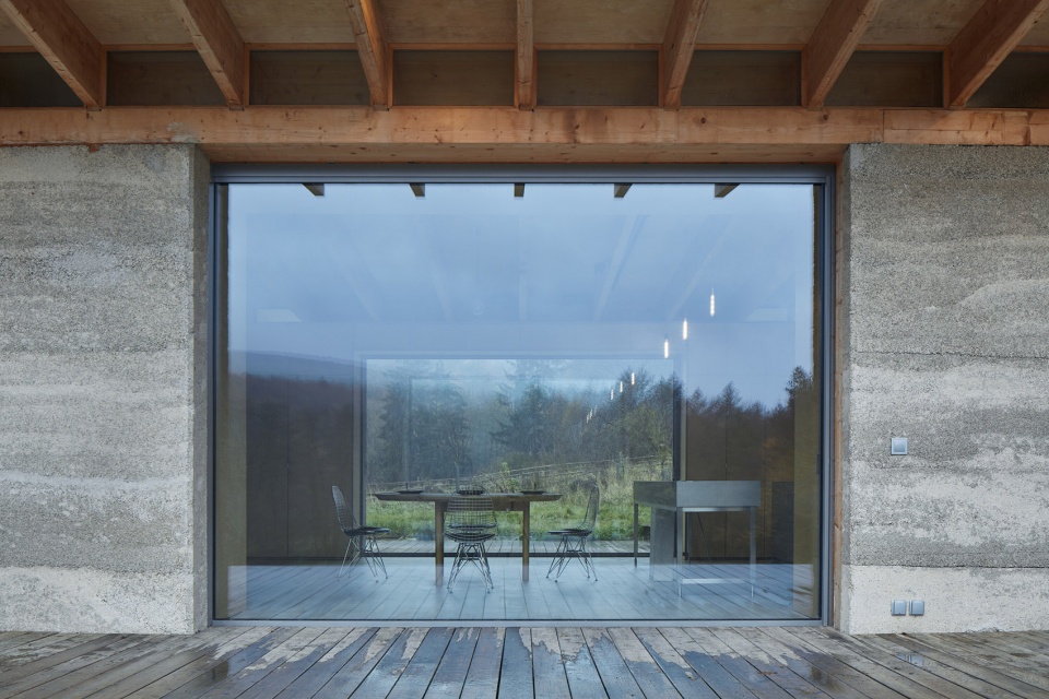 house lo czech republic by atelier lina bellovicova