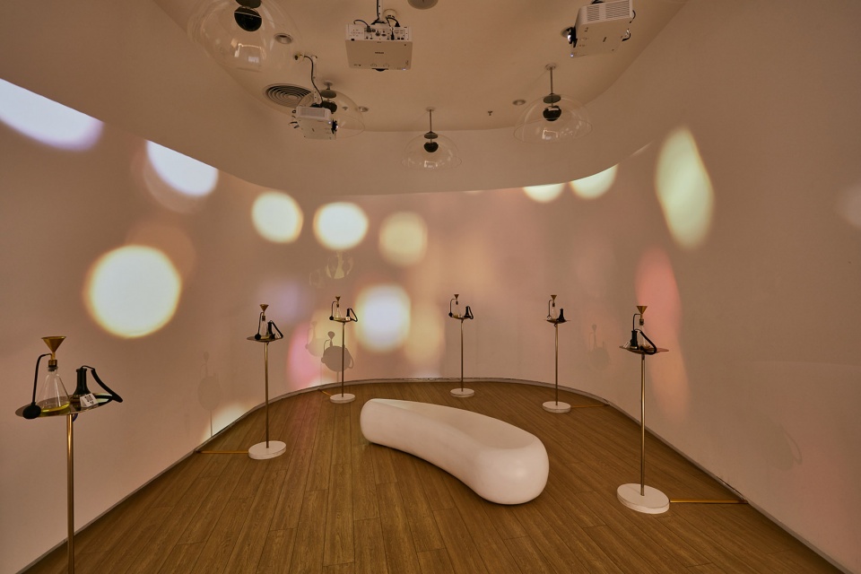 VIVINEVO fragrance art gallery SODA