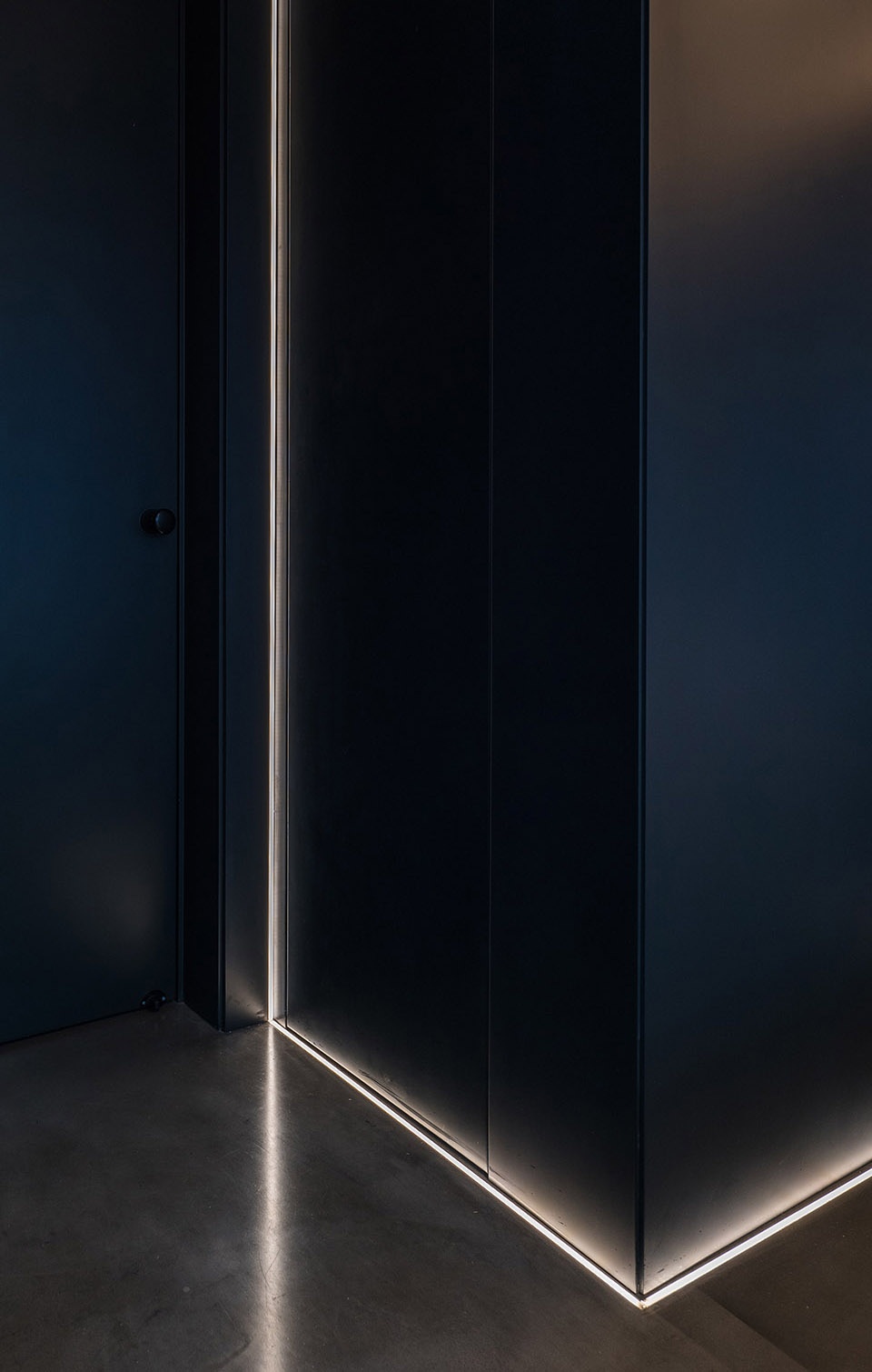 Black FF DESIGN 1