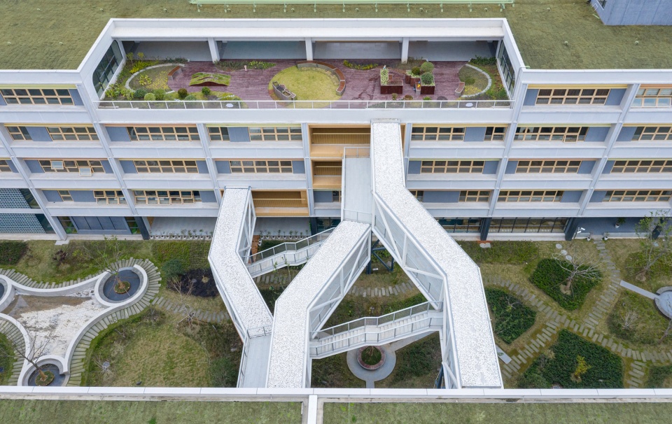 Huazhan Campus of Shanghai Gaoan Road No. 1 Primary School Scenic Architecture Office