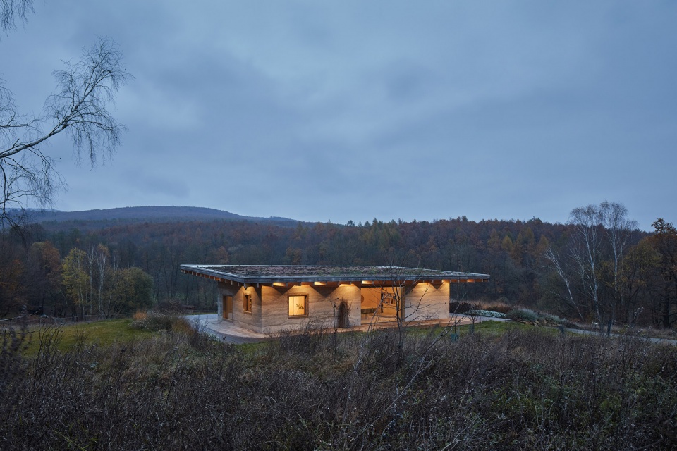 house lo czech republic by atelier lina bellovicova