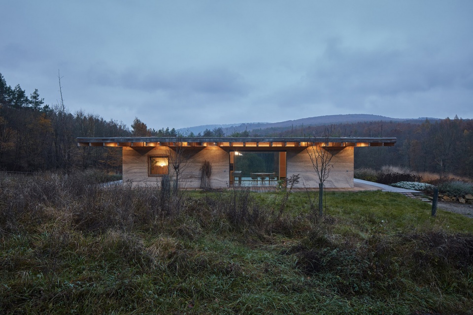 house lo czech republic by atelier lina bellovicova