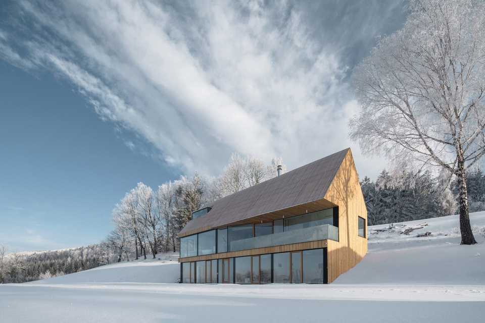 house in krkonose by franek architects