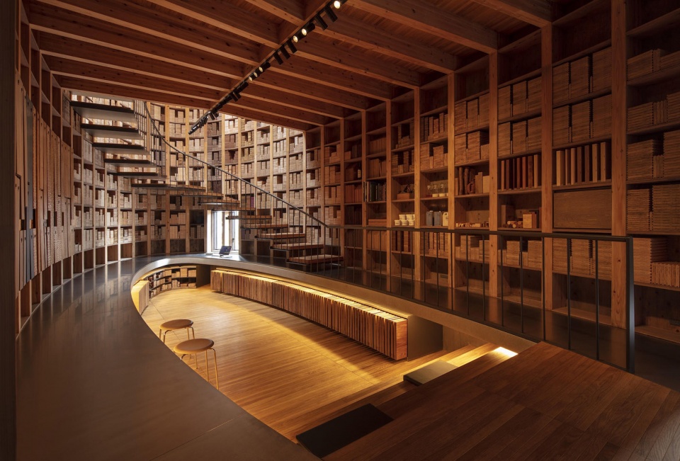 MARUHON FUKUOKA Office Showroom by KATORI archi design associates