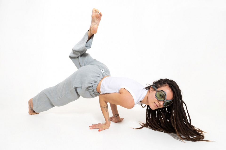 zip glasses by xyz integrated architecture