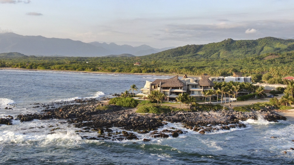 punta majahua by zozaya arquitectos