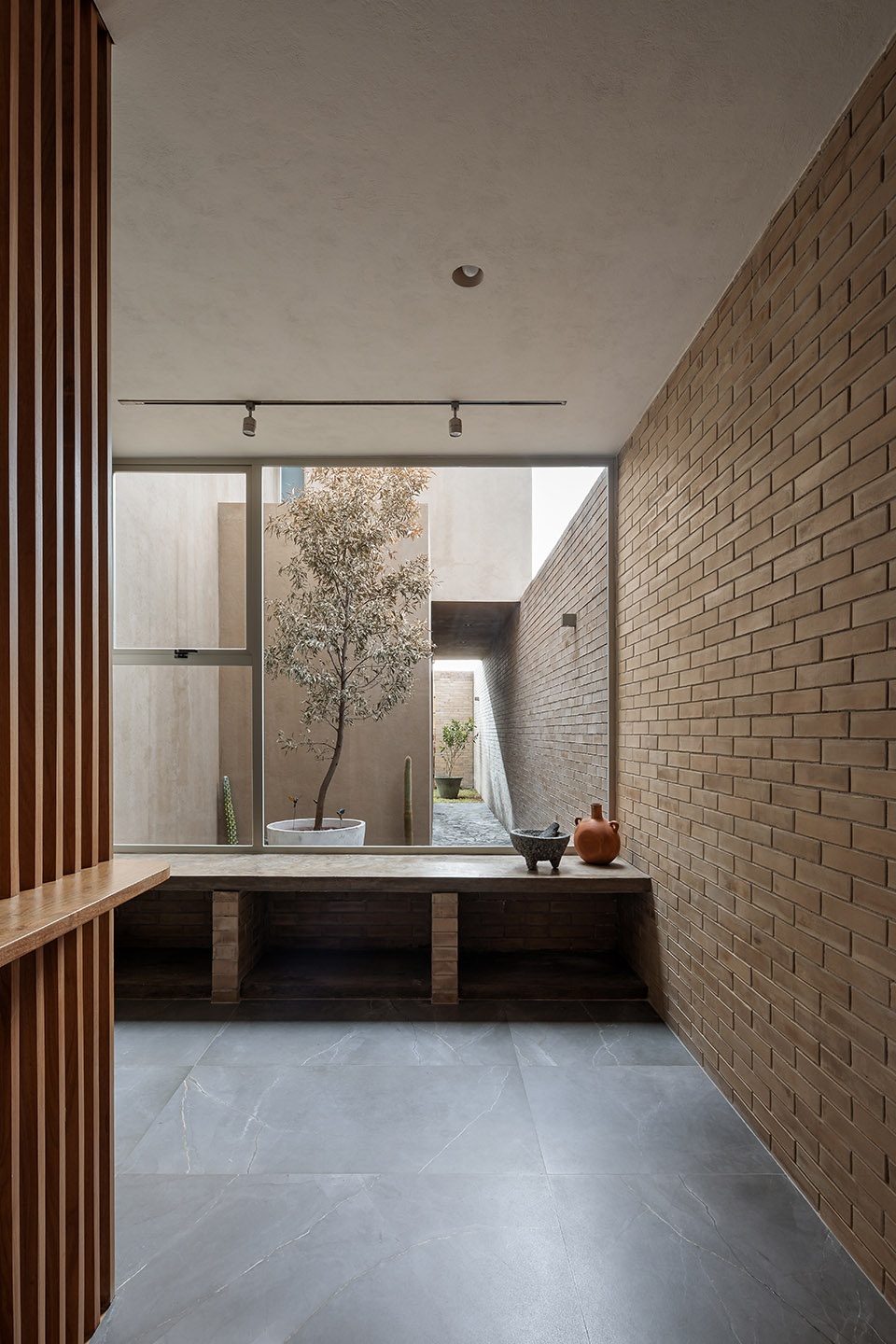 Casa Yavia by Intersticial Arquitectura