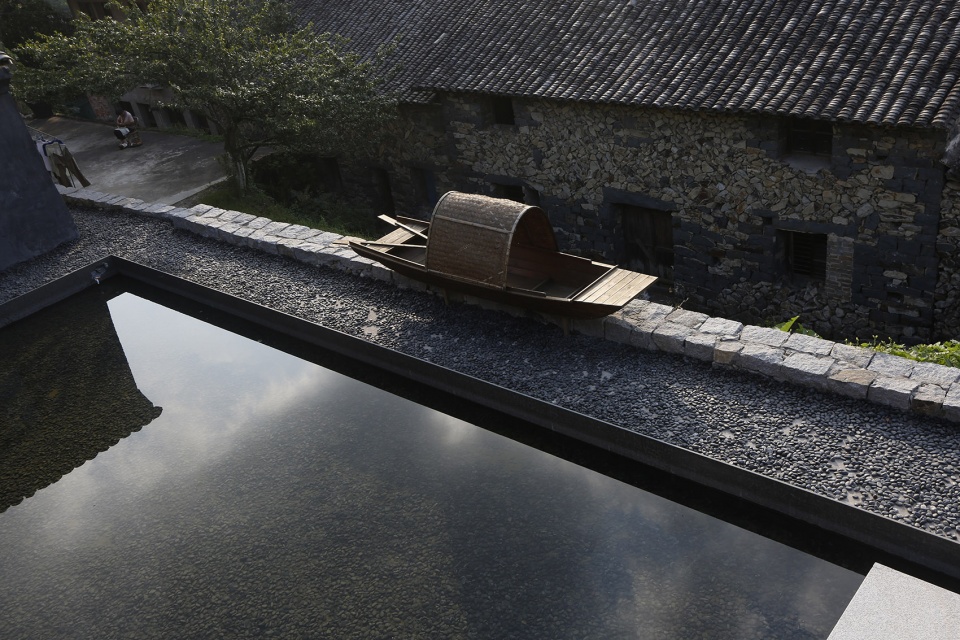 Xiao ao Zhongtong cultural station China by Johnson Design