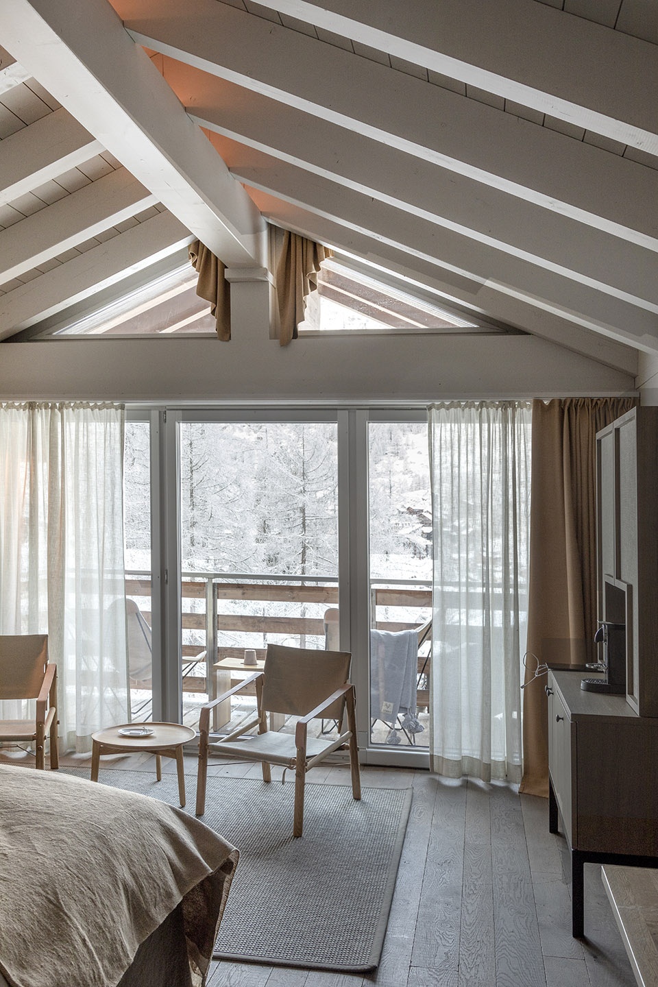 Zermatt s Cervo Mountain Resort by Dreimeta design studio