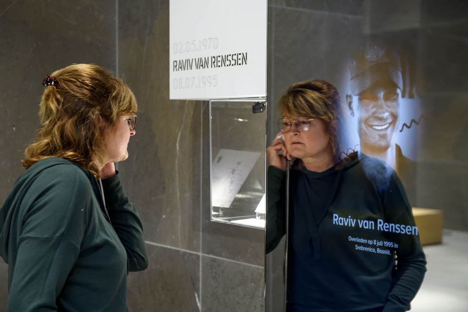 loenen national war cemetery exhibition by tinker imagineers