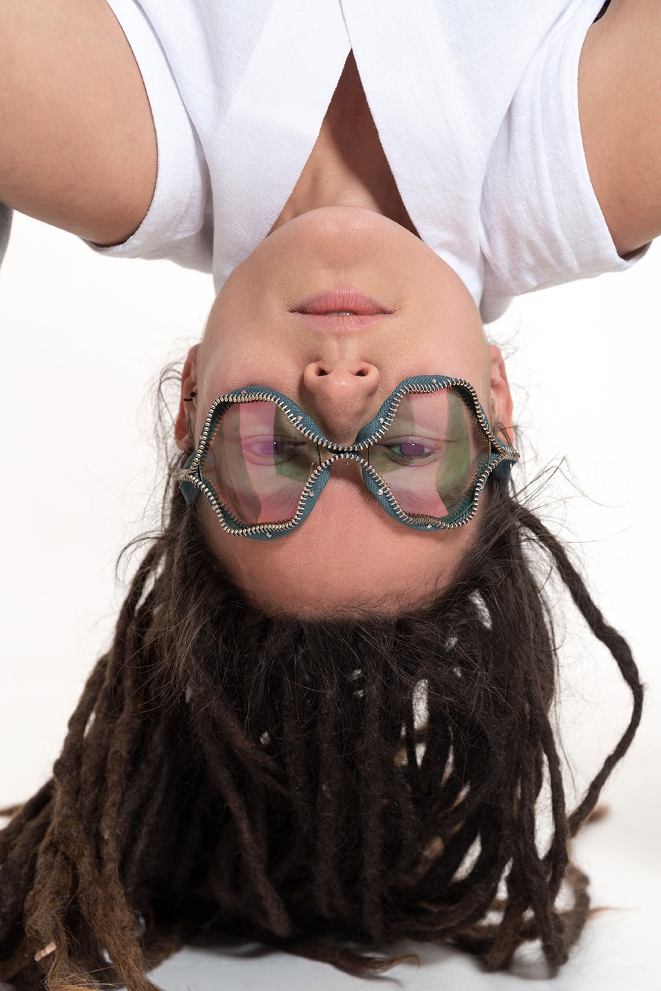 zip glasses by xyz integrated architecture
