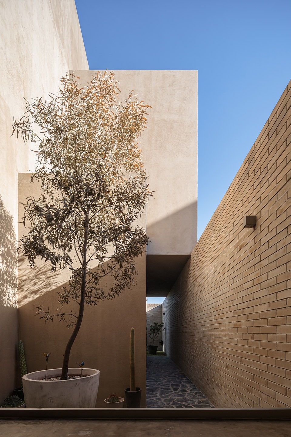 Casa Yavia by Intersticial Arquitectura