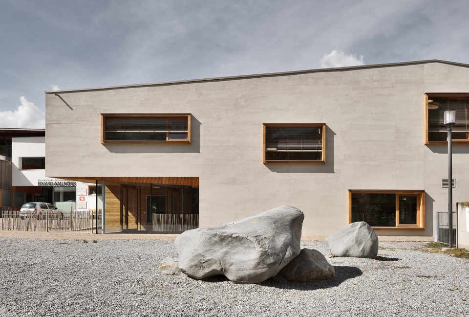 KINDERGARTEN SLUDERNO by Roland Baldi Architects