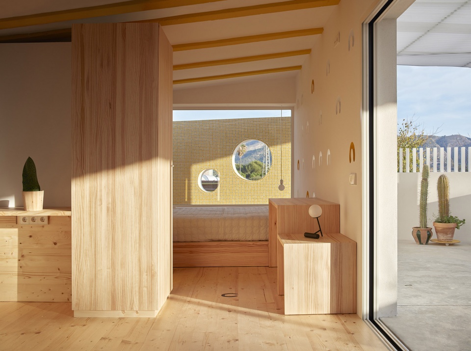 Las cuadras by Estudio ji Arquitectos