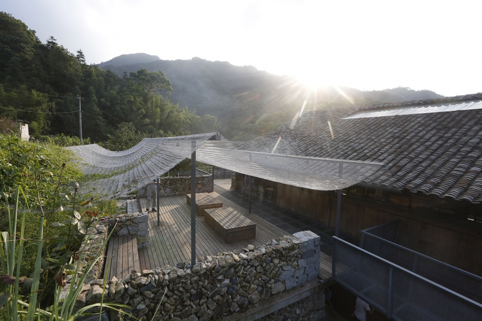 Xiao ao Zhongtong cultural station China by Johnson Design