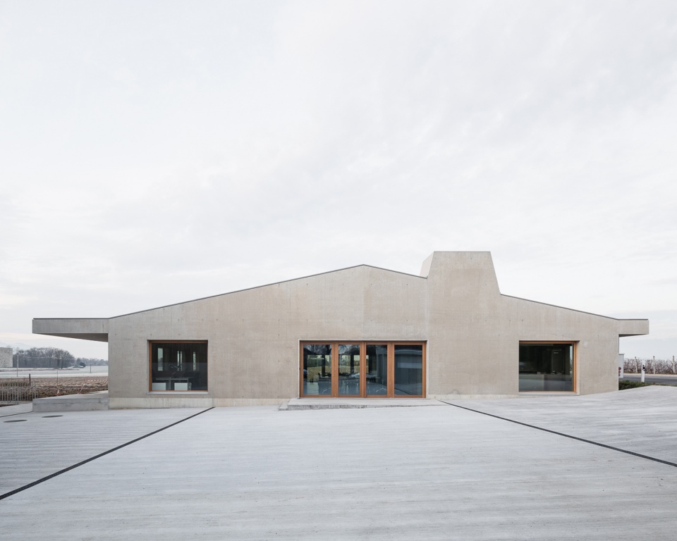 foyer astural chevrens education center by lacroix chessex