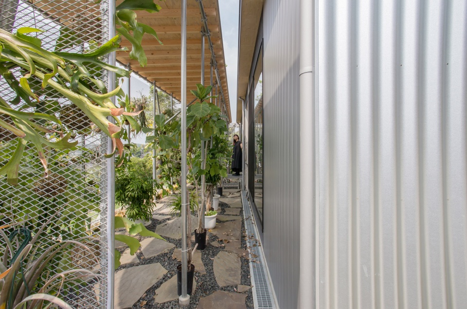 house os by 1 1 architects
