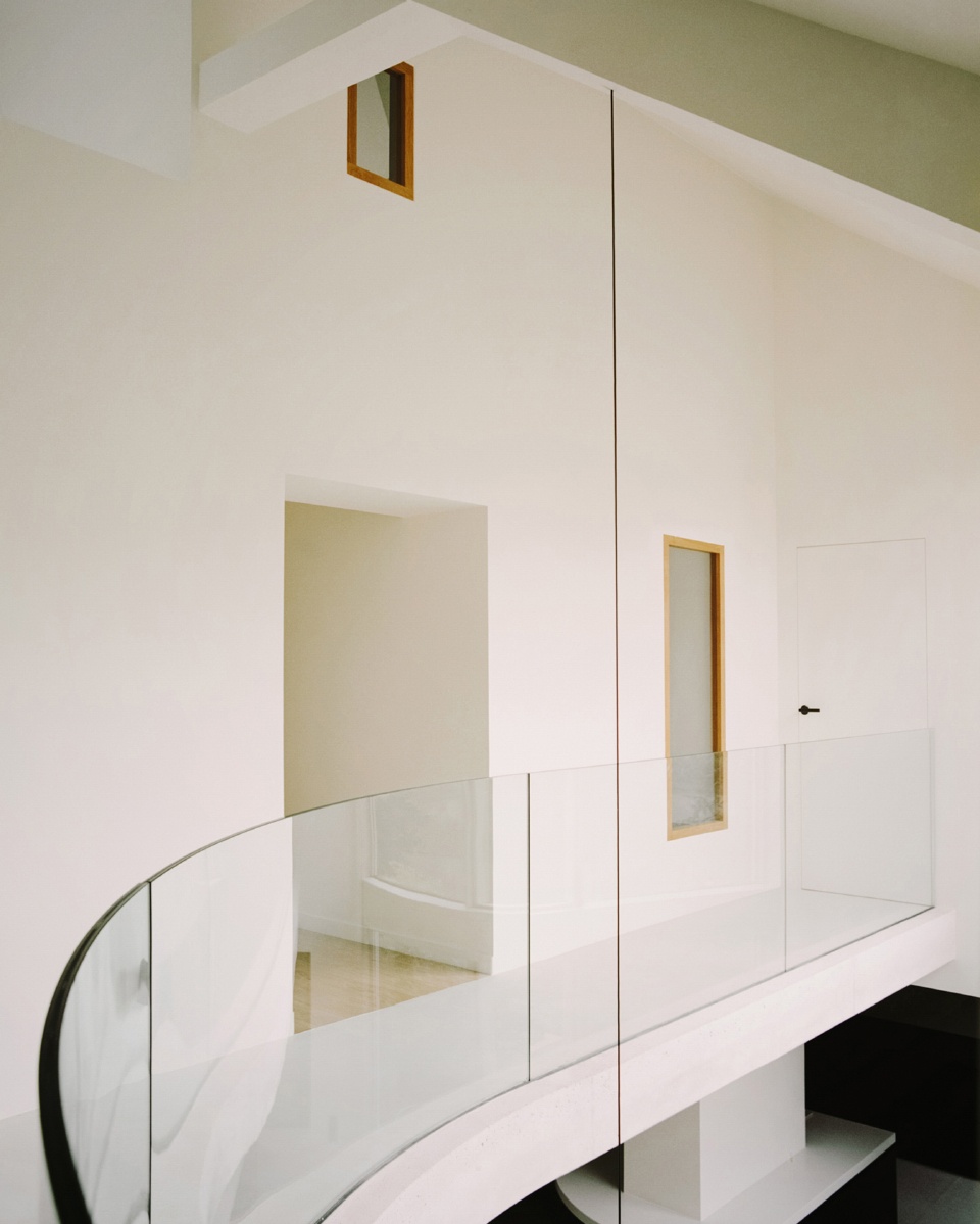the island house by clement lesnoff rocard gil percal architect