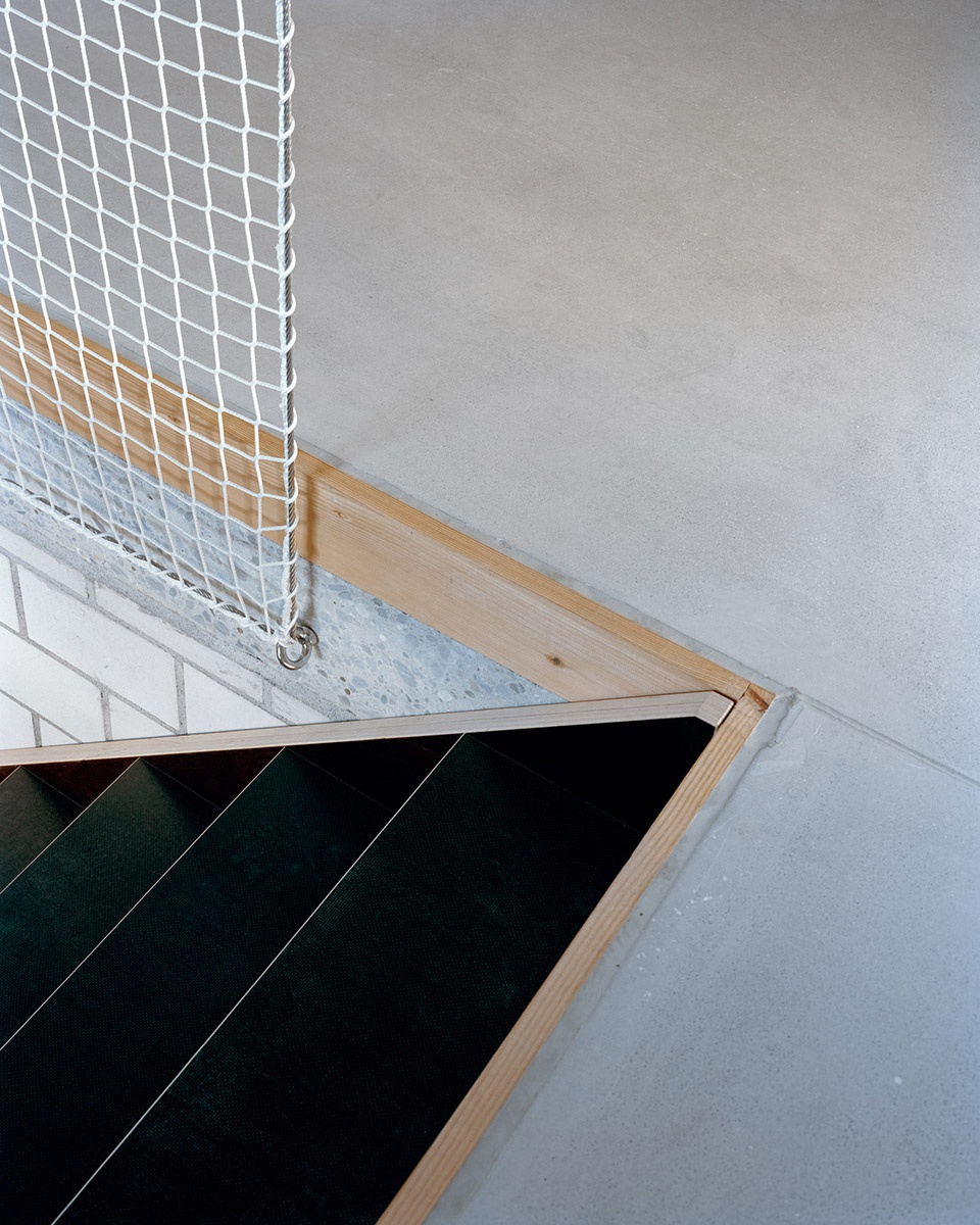 kleines haus by lukas lenherr architektur
