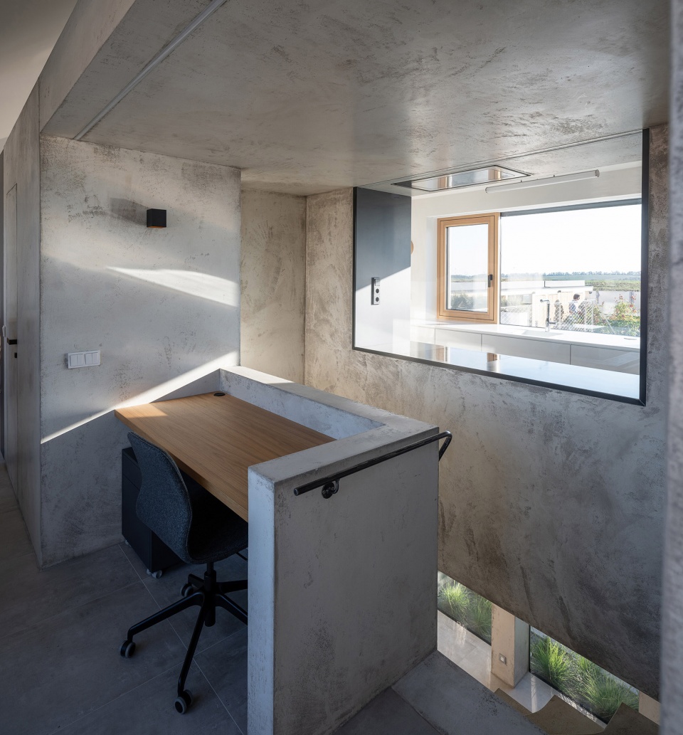 Family House With Atrium by SENAA architekti