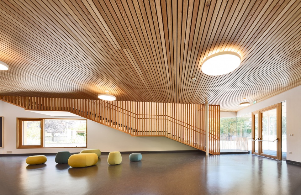 KINDERGARTEN SLUDERNO by Roland Baldi Architects