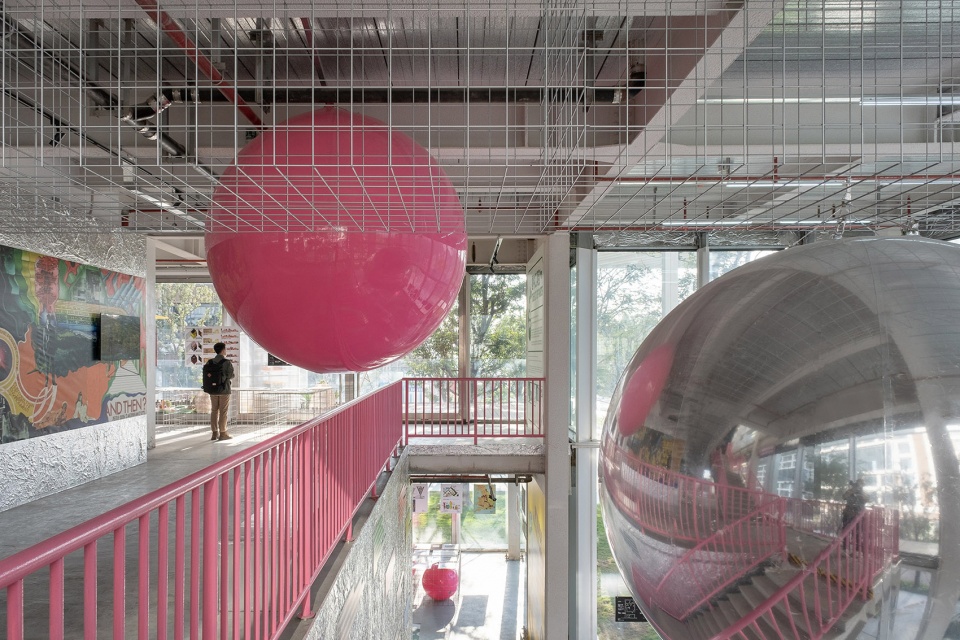 Qianhai Superposition Back to Future Cloud 10 The Shed on the Lawn studio 10