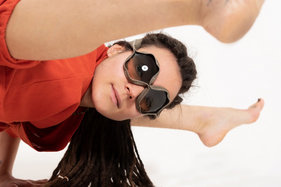 zip glasses by xyz integrated architecture
