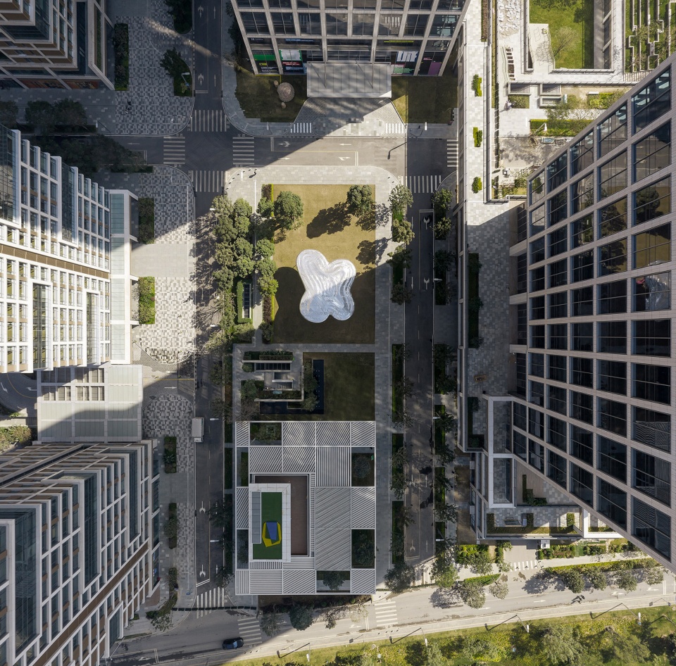 Qianhai Superposition Back to Future Cloud 10 The Shed on the Lawn studio 10