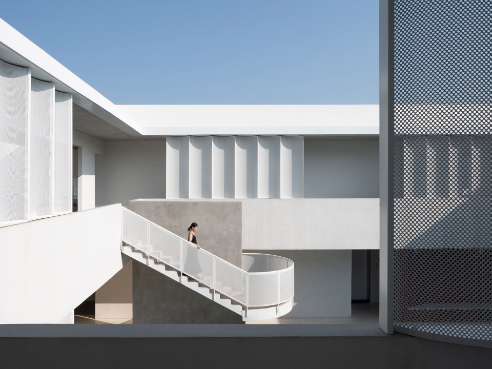 Yimeng Cloud House China by Greyspace Architects