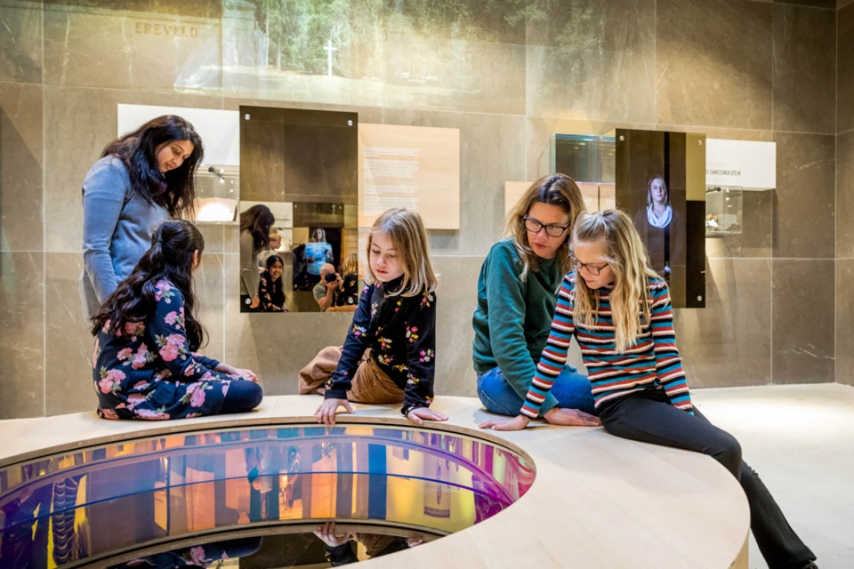 loenen national war cemetery exhibition by tinker imagineers