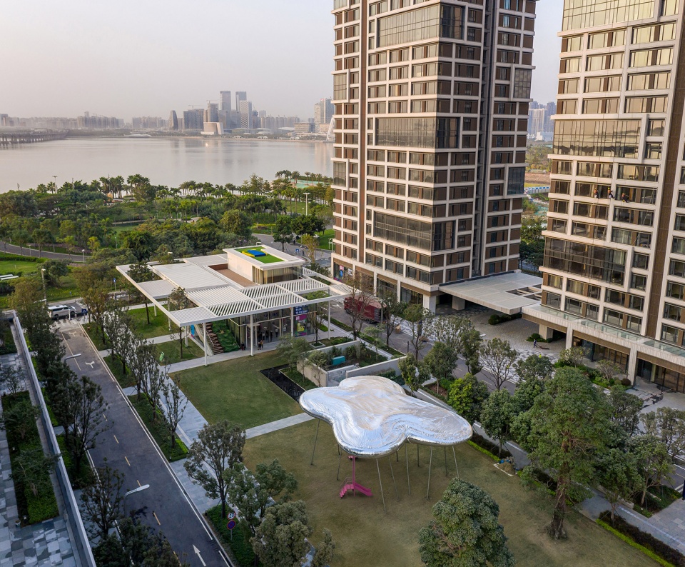 Qianhai Superposition Back to Future Cloud 10 The Shed on the Lawn studio 10