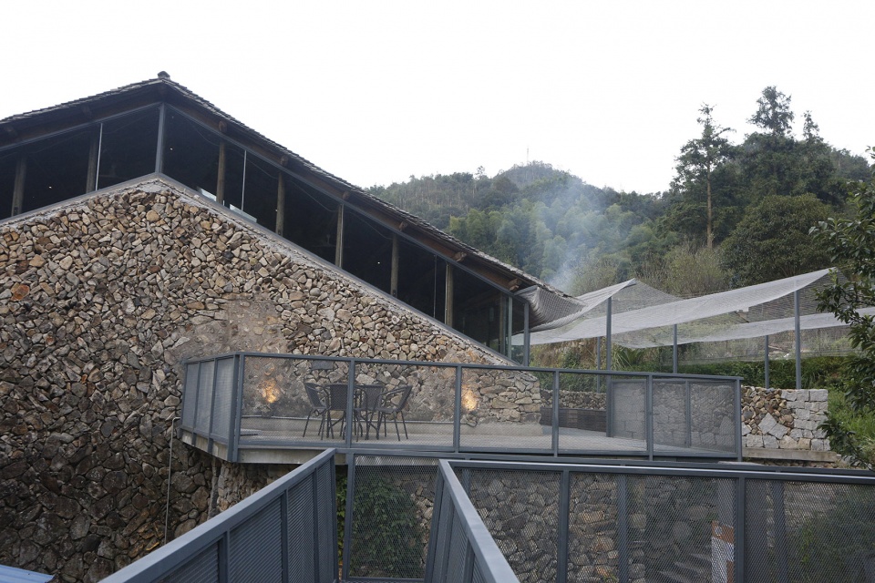 Xiao ao Zhongtong cultural station China by Johnson Design