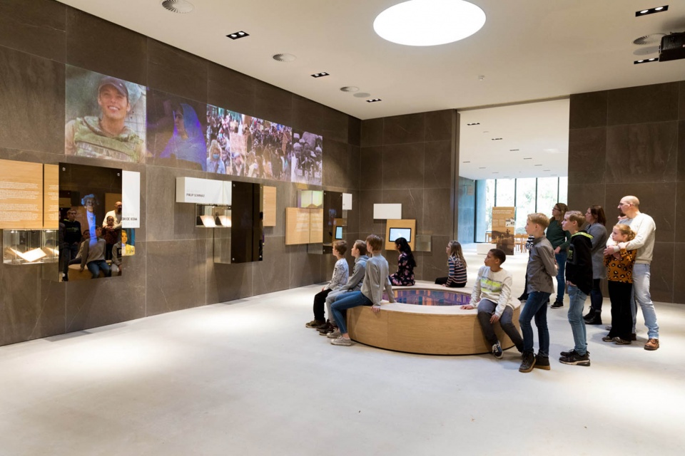 loenen national war cemetery exhibition by tinker imagineers