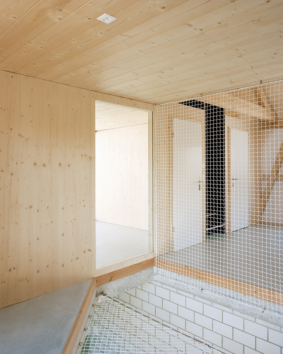 kleines haus by lukas lenherr architektur