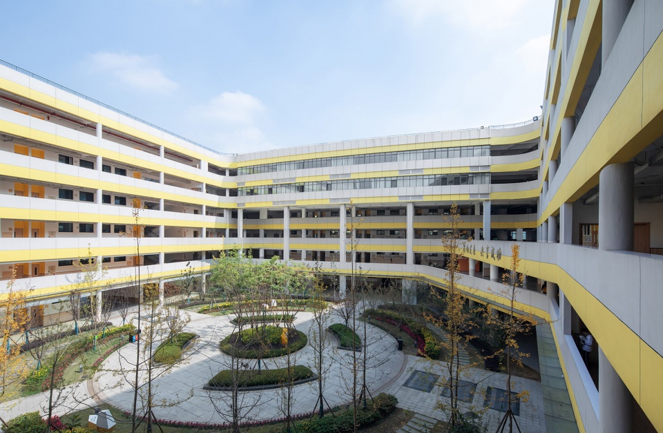 成都东辰外国语学校 / 深圳市建筑设计研究总院-城市规划院