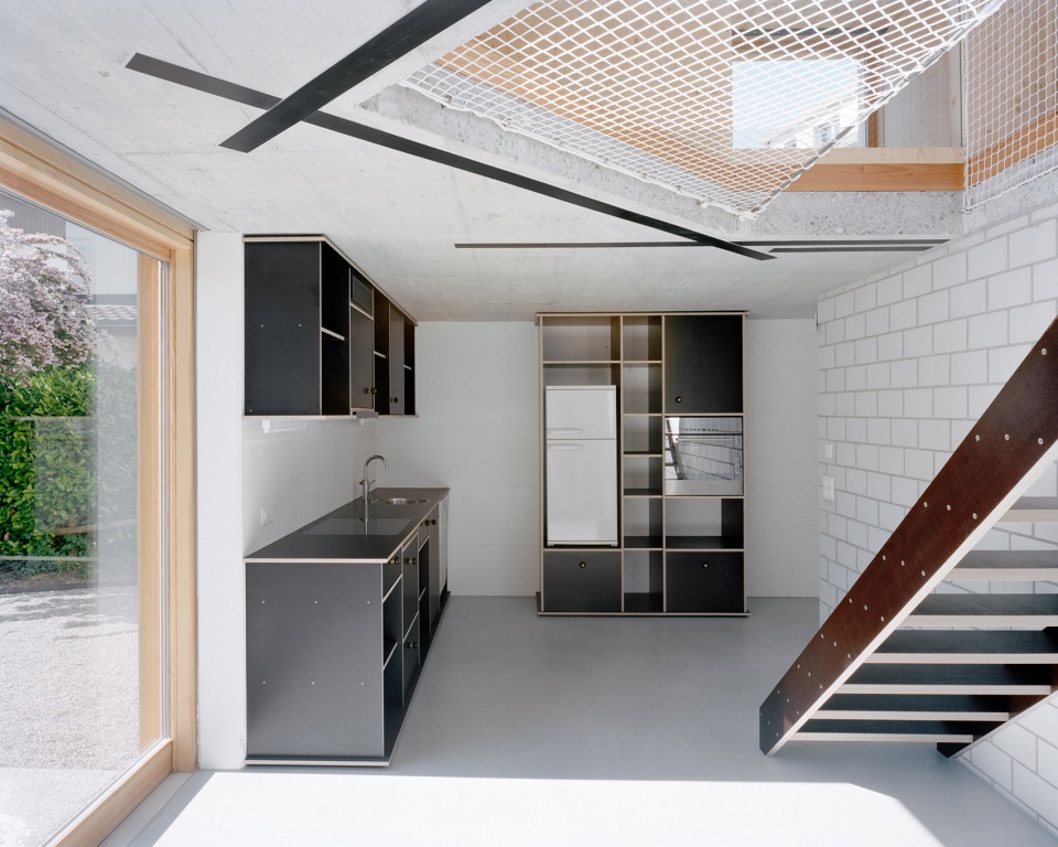 kleines haus by lukas lenherr architektur