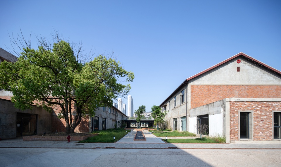 landscape reconstruction of wuhan liangyou red town culture and art community by uao