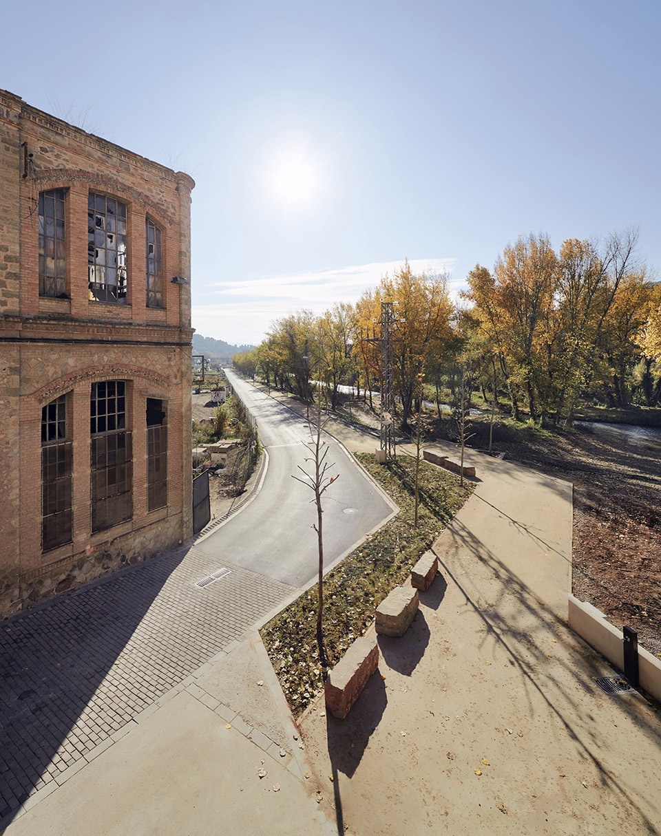 landscape regeneration of cami de cabrianes by estudi08014 960x1215