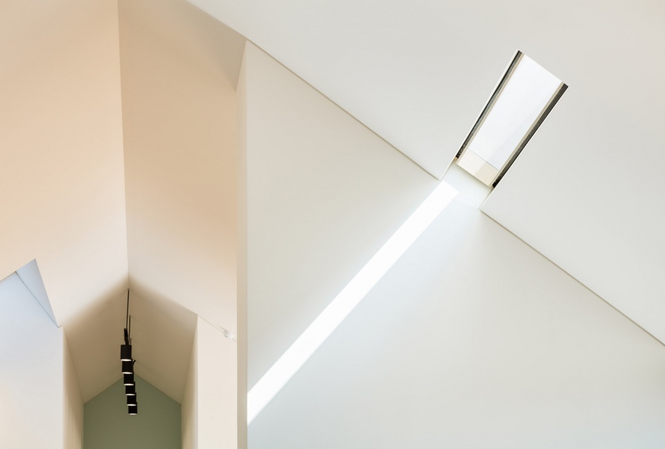 DIASPORA by L EAU design