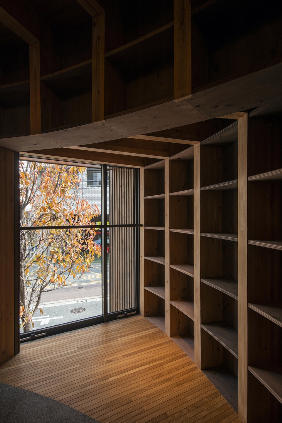 MARUHON FUKUOKA Office Showroom by KATORI archi design associates
