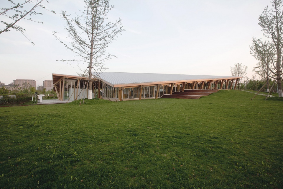 Second train station Hexia Architects
