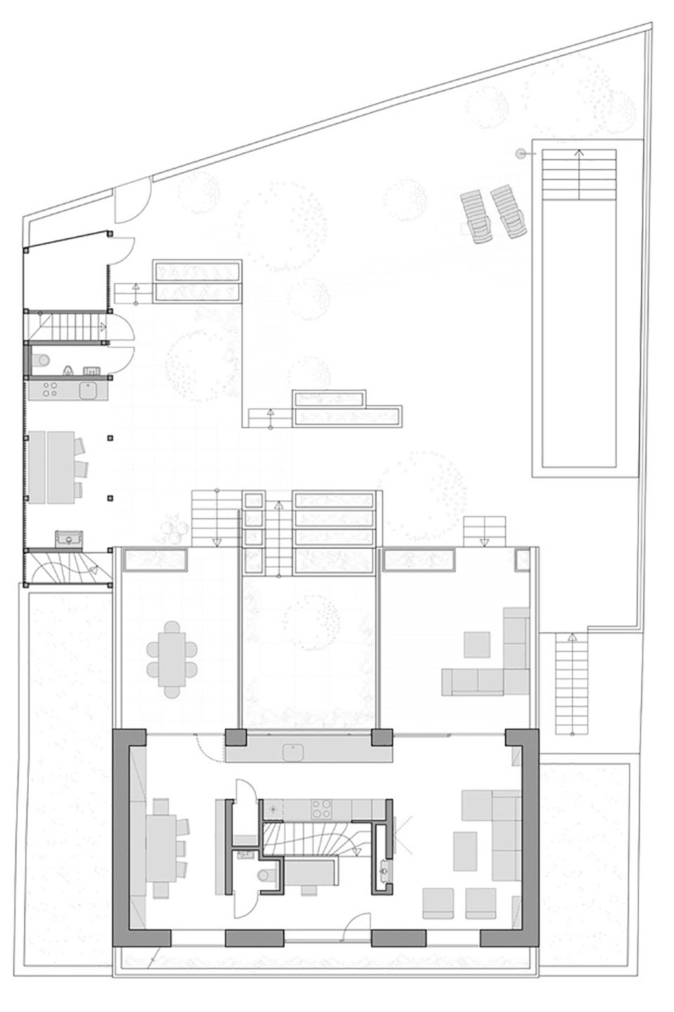 Family House With Atrium by SENAA architekti