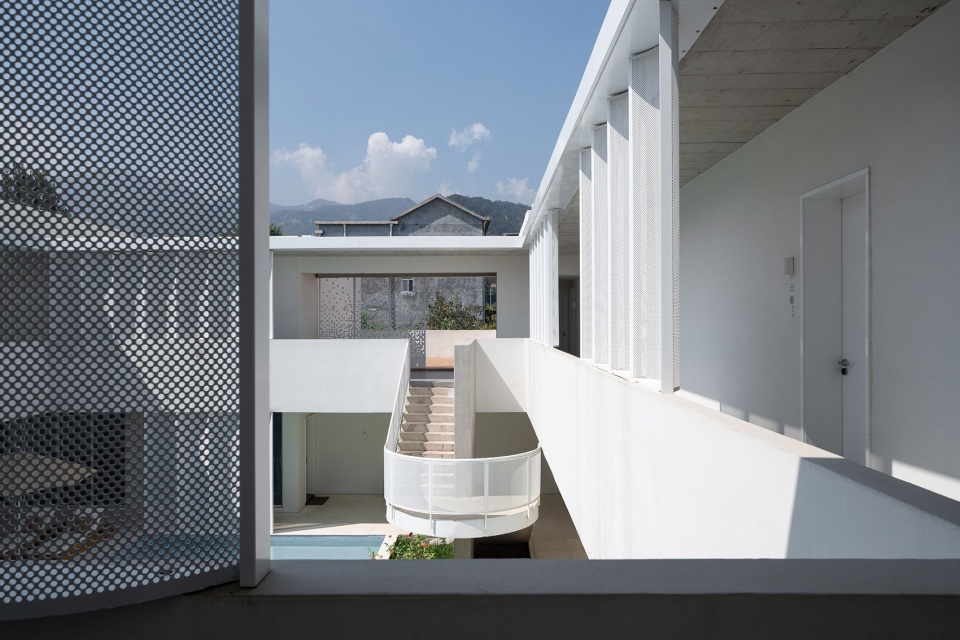 Yimeng Cloud House China by Greyspace Architects