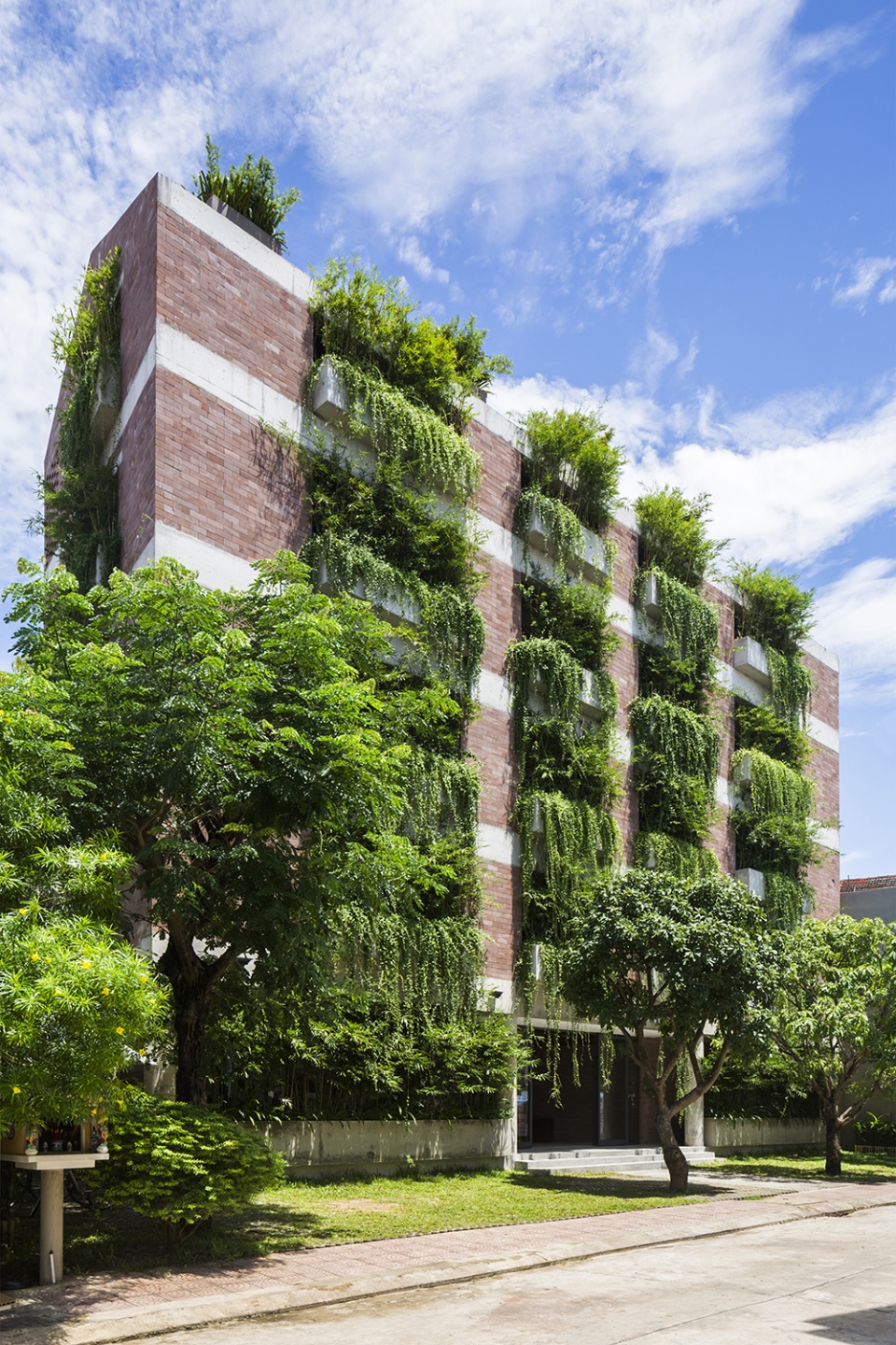 atlas hotel hoian by vtn architects