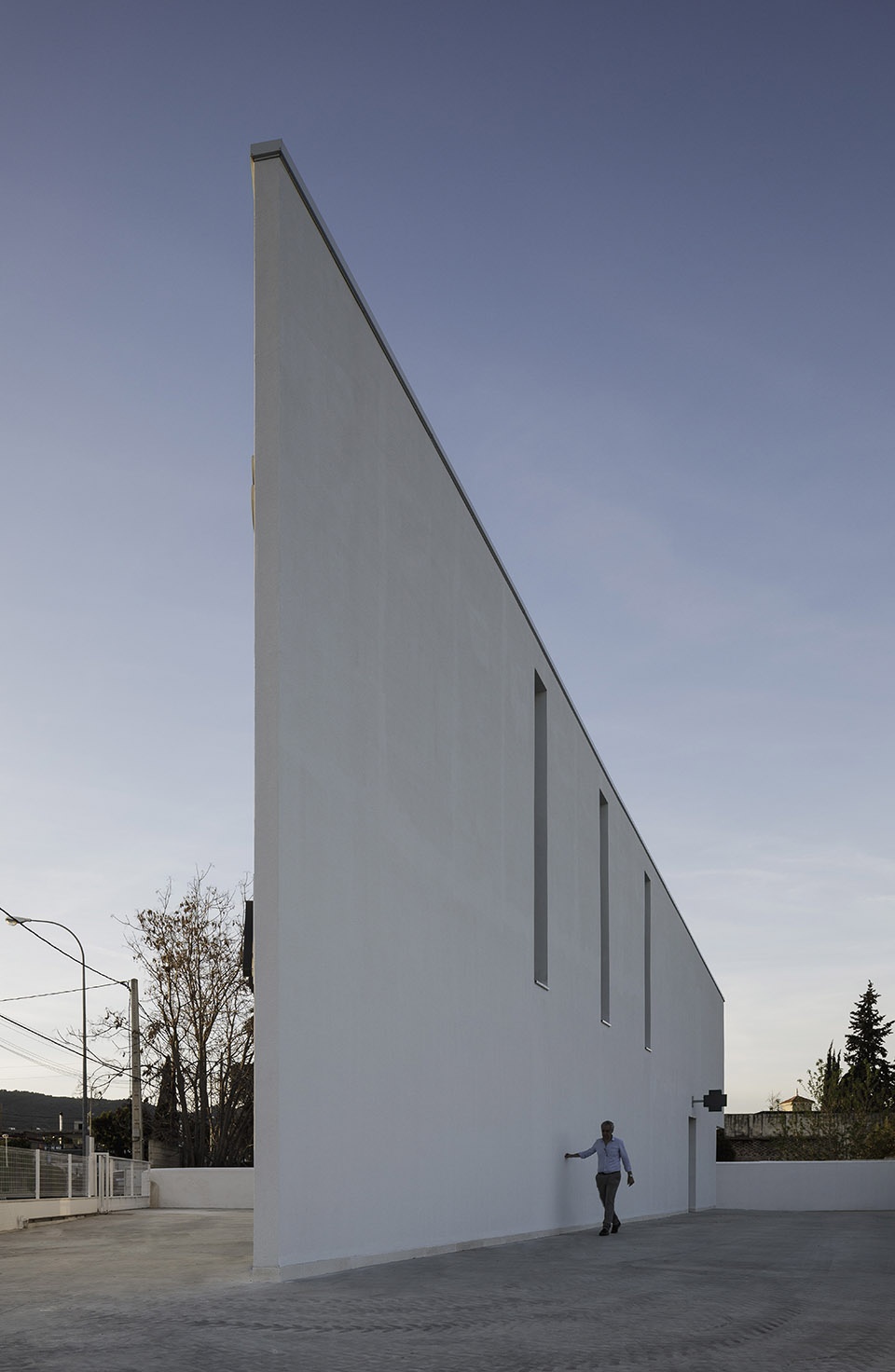 pharmacy 58 in cordoba by estudio de arquitectura javier terrados