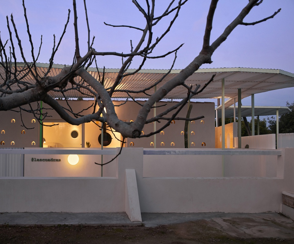 Las cuadras by Estudio ji Arquitectos